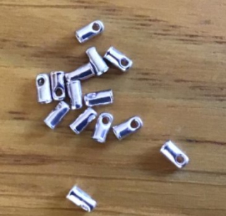 Koncovka jednoduchá kovová 2x5mm platina 10ks