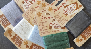 ..poslední 1ks Papírová stuha 3m - acid free bílobéžová
