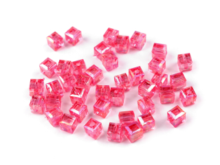 Plastové korálky s AB efektem kostka 6x6mm 10g tm.růžová