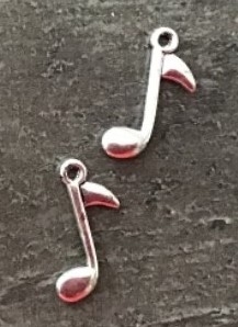 Přívěsek nota 14x24mm 1ks